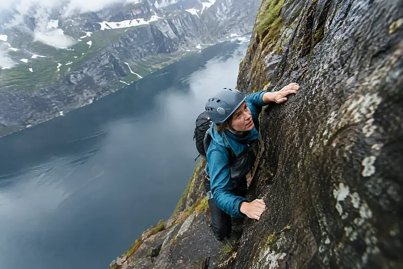 Cairn’s Deep Water DLC adds a fresh climb