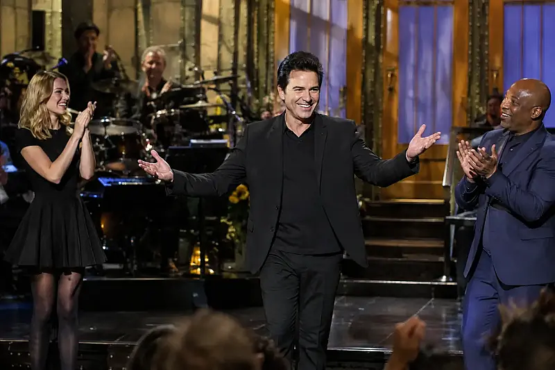 A Surprise ‘SNL’ Cameo Steals the Weekend’s Spotlight