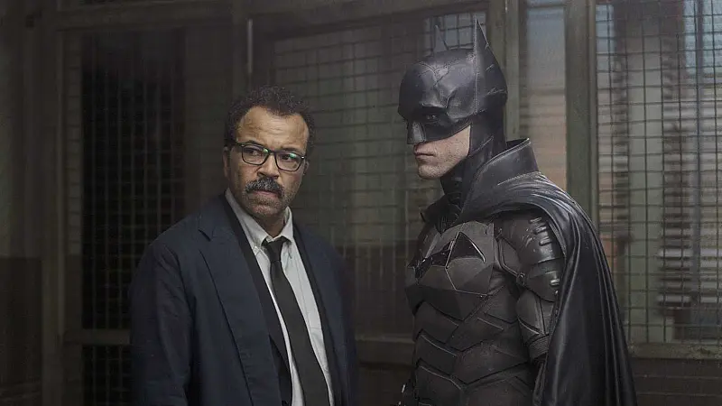 jeffrey-wright-as-james-gordon-and-robert-pattinson-as-the-batman.jpg