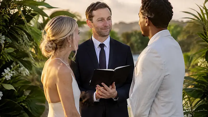 Tobey Maguire’s Wedding Surprise and 3 More Entertainment Stories From the Last 24 Hours