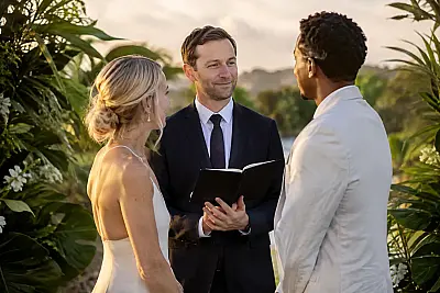 Tobey Maguire’s Wedding Surprise and 3 More Entertainment Stories From the Last 24 Hours