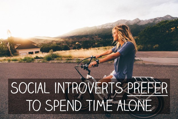 Social introverts genuinely prefer to hang out on their own or in smaller groups.